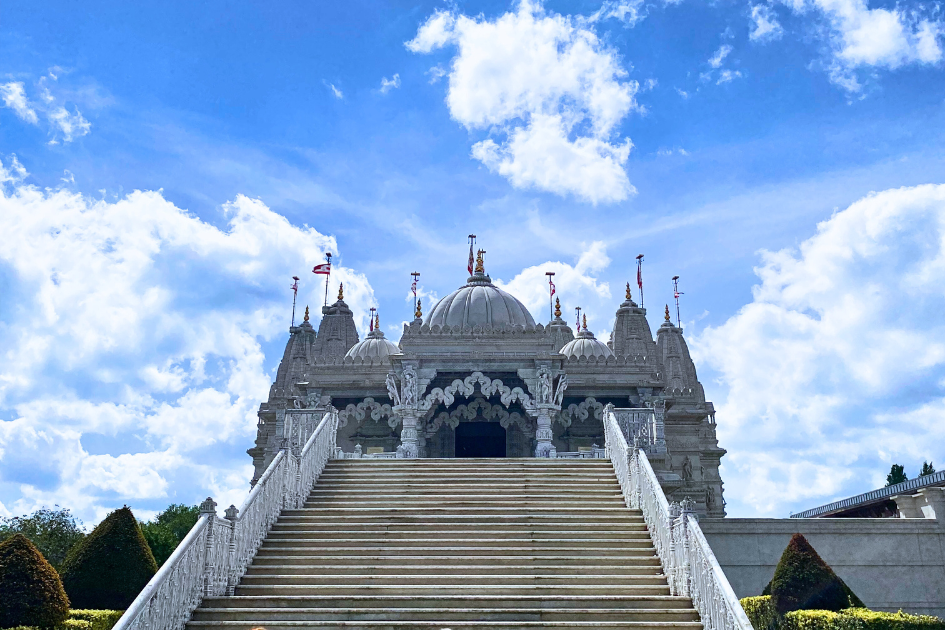 A Marvel of Hindu Architecture: The Shri Swaminarayan Mandir in Neasden